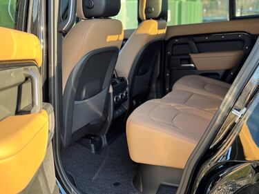 Land Rover Defender sei cilindri diesel: tutte le foto 1