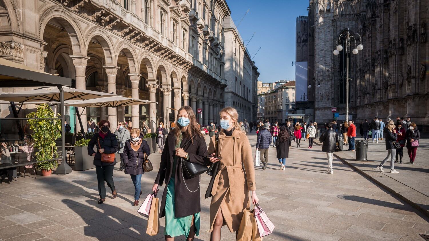 "Lockdown". "No, inutile". Scienza (ancora) divisa. L'Iss: "Misure più rigide"