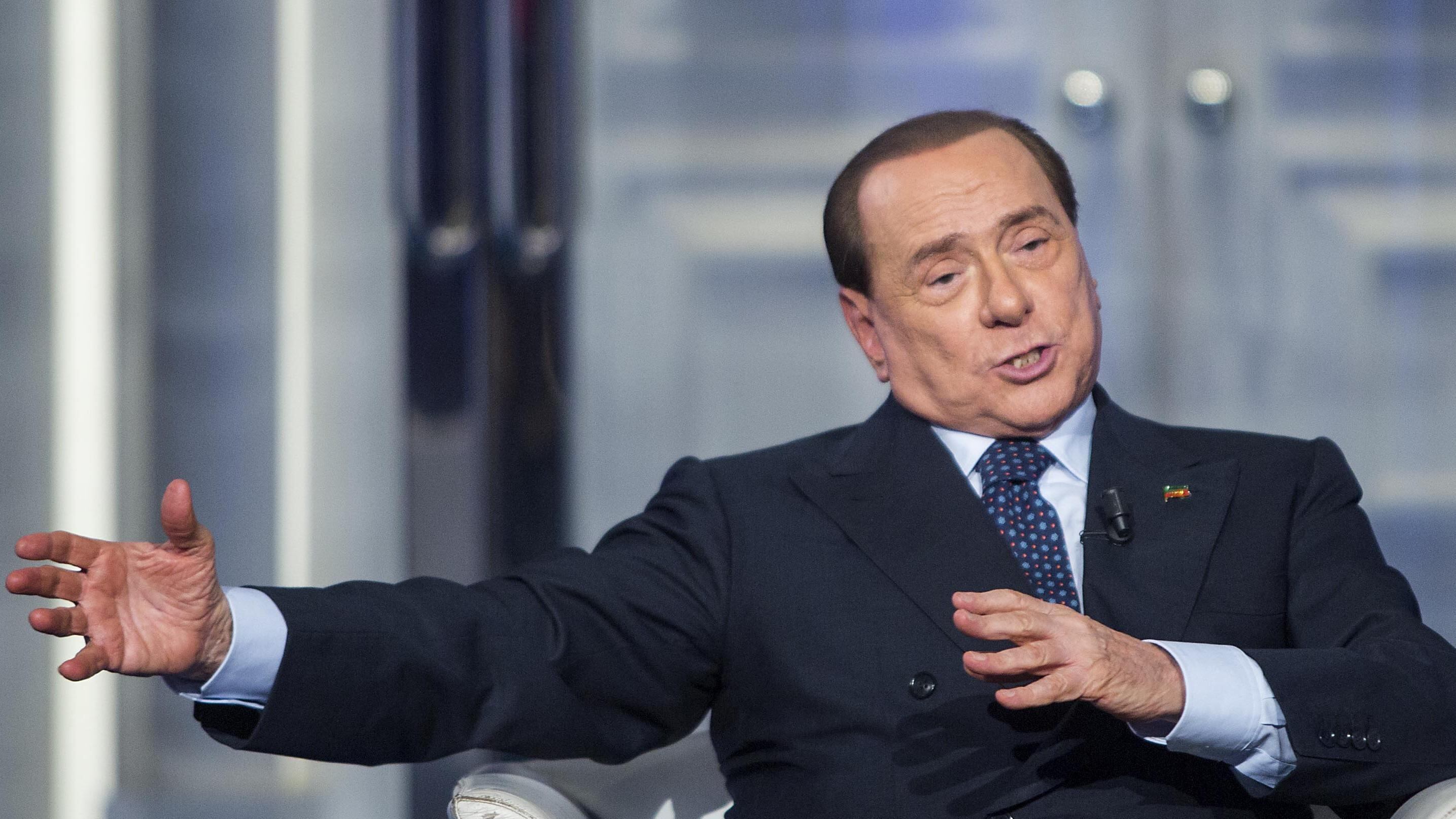 Berlusconi soccorre il premier: al lavoro per risolvere lo stallo