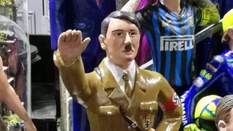 Napoli, nel presepe di San Gregorio Armeno spunta la statuetta di Hitler