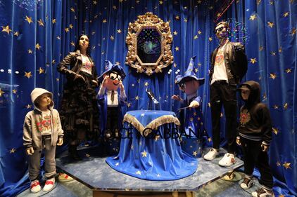 Natale alla Rinascente con le vetrine di Dolce & Gabbana 5