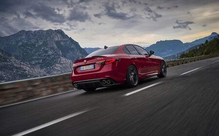 Nuove Alfa Romeo Giulia e Stelvio Quadrifoglio, guarda tutte le foto 7