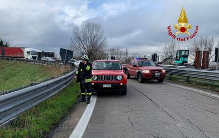 Bus si ribalta in autostrada 3