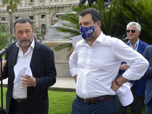 "Ora separare le carriere" Fronte garantista in piazza