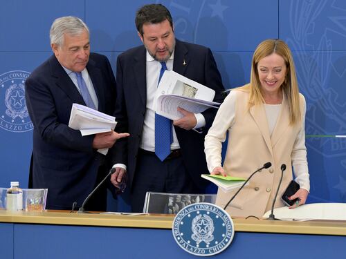 Il centrodestra sfiora il 48%, Pd e 5S giù: sondaggio-mazzata per la sinistra