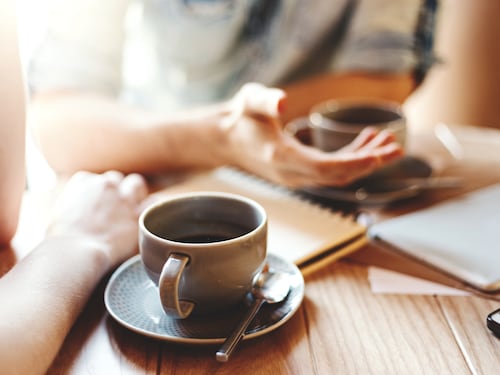 Salute, cardiologi Usa: "Con massimo 5 tazze al giorno di caffè caffeinato sicurezza e possibili benefici"
