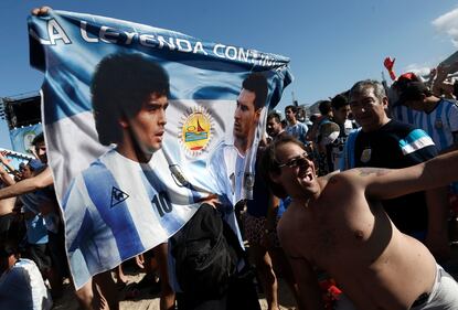 Migliaia di tifosi invadono Rio 12