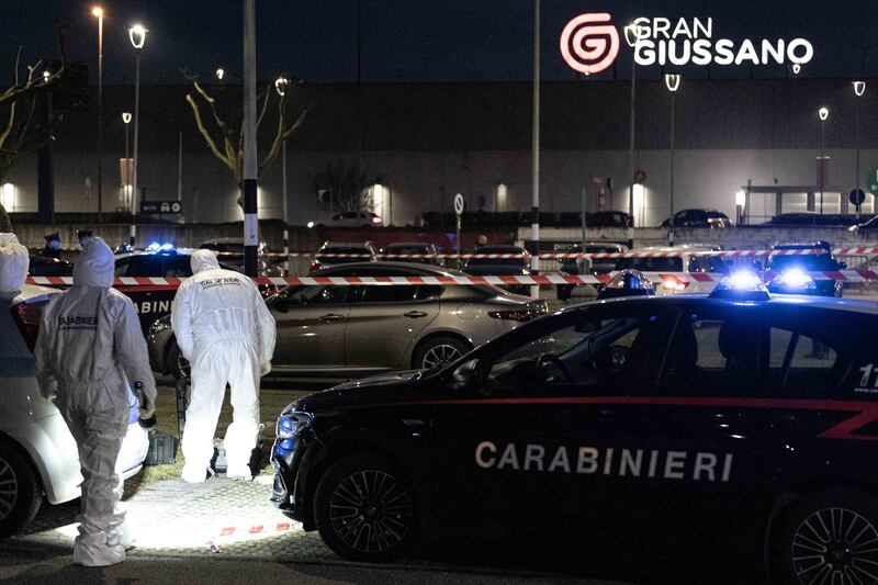 Accoltellata alle spalle dall'ex, l'orrore a Giussano: le immagini dalla scena 3