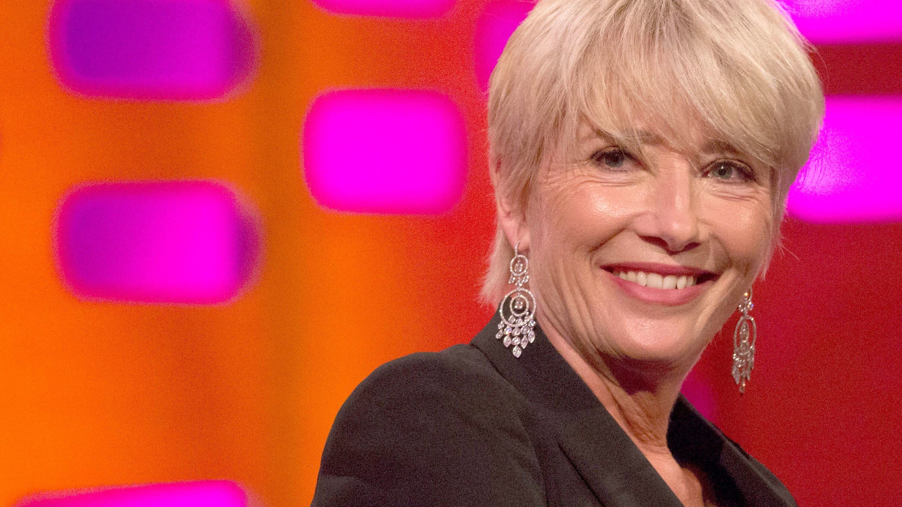 Cameriere licenziato per un selfie con Emma Thompson: l'attrice lo difende