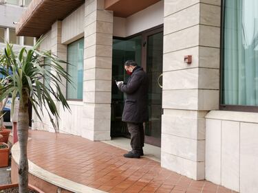 Messina, il sindaco si barrica nell'hotel 2