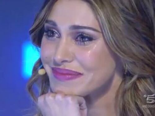 Belen confessa: "Le parole d'amore di Stefano non mi lasciano indifferente"
