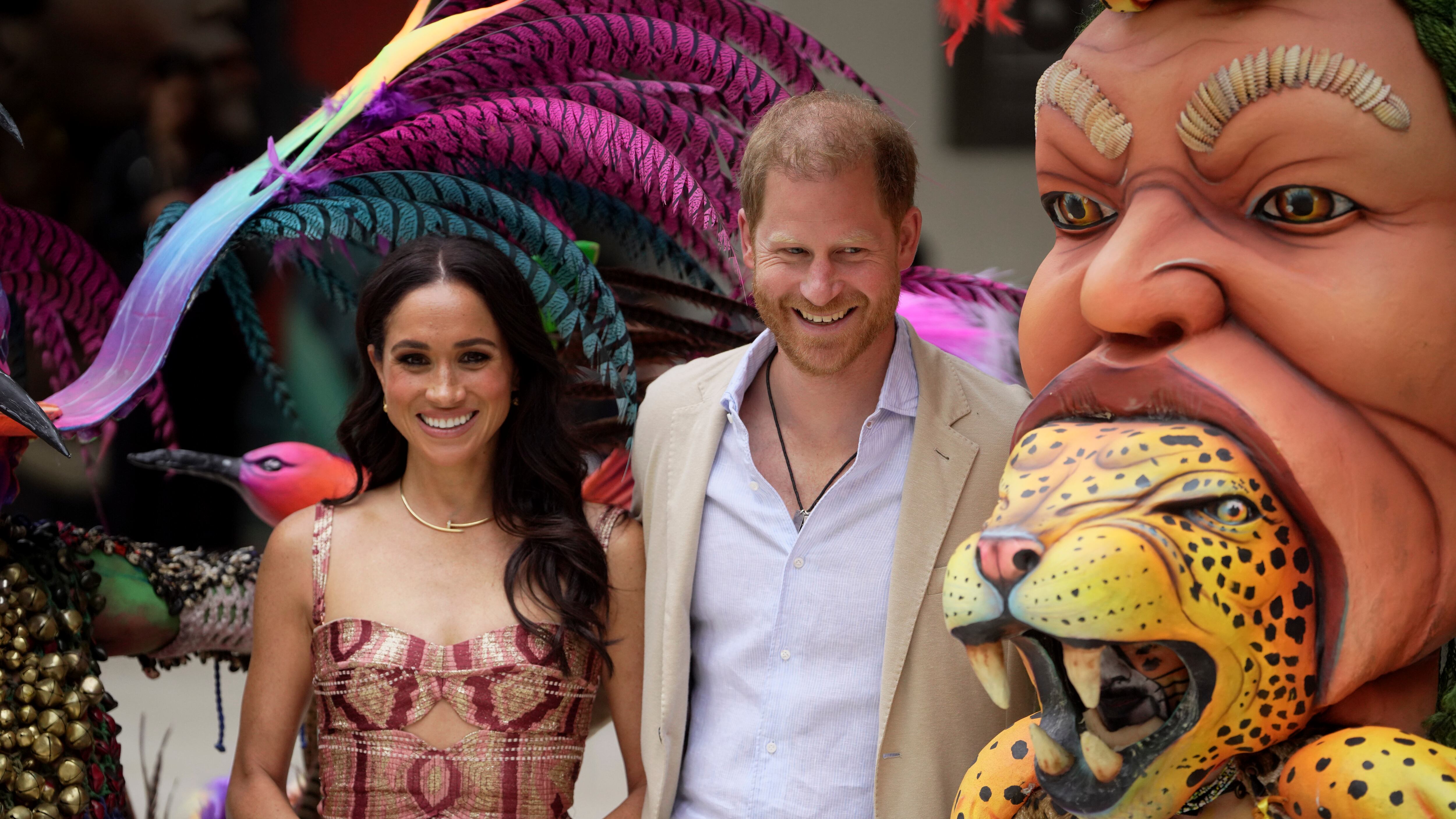 “Il prossimo viaggio in Corea del Nord?”. Harry e Meghan criticati per il non royal tour in Colombia