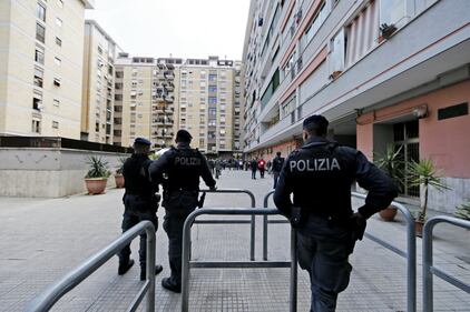 Tensione tra Casapound e antifascisti a Casal Bruciato 3