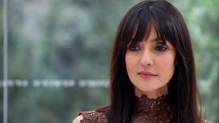 La separazione e poi la bulimia. Ambra Angiolini senza filtri: "È un tumore dell'anima"
