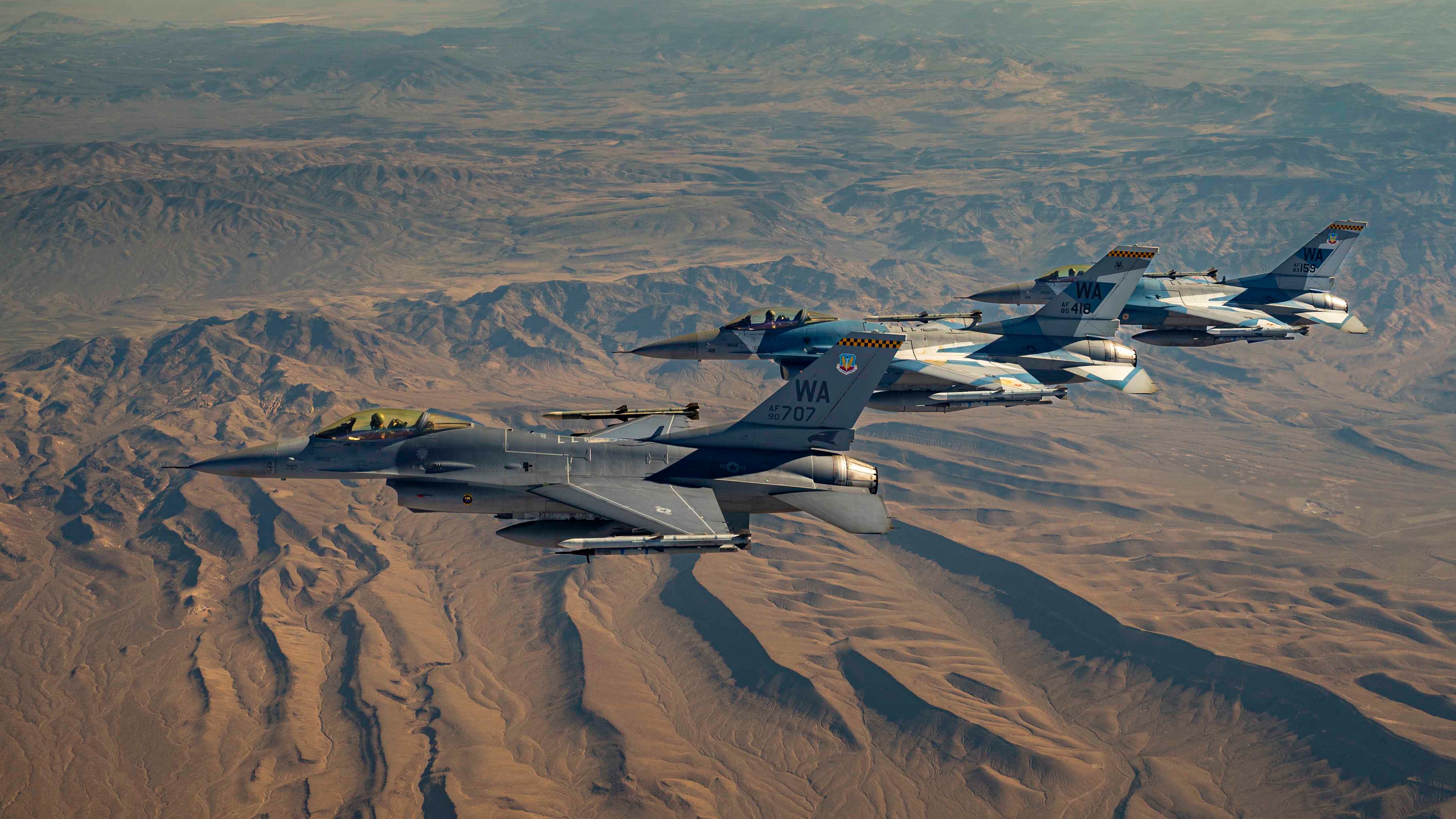 L'inseguimento con gli F-16 e lo schianto: aereo civile Usa precipita in Virginia