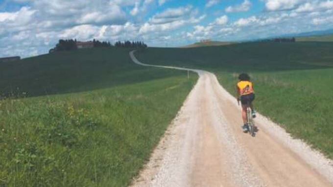 Le strade bianche del Chianti che la bici ha salvato dal cemento