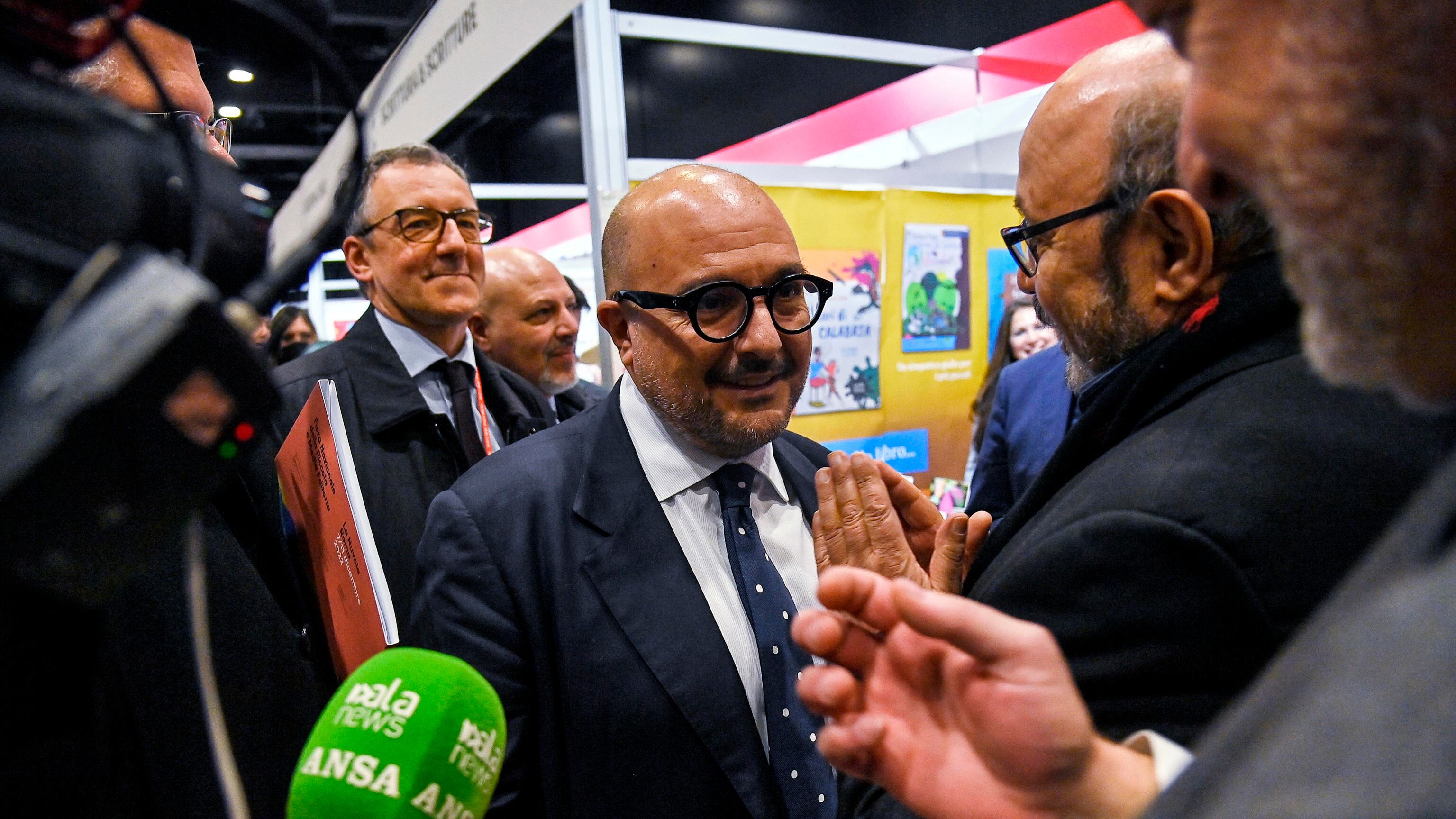 "Non è stata abolita". Il ministro smaschera la propaganda su 18app