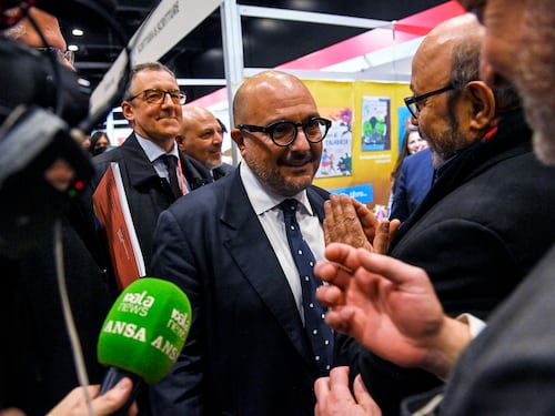 "Non è stata abolita". Il ministro smaschera la propaganda su 18app