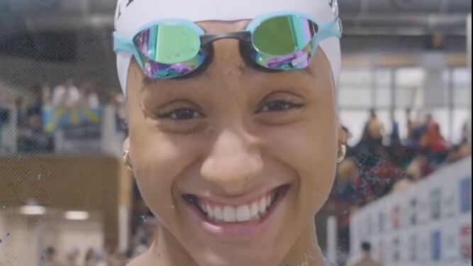 Nuoto, Sara Curtis batte il record italiano di Federica Pellegrini sui 100 stile libero