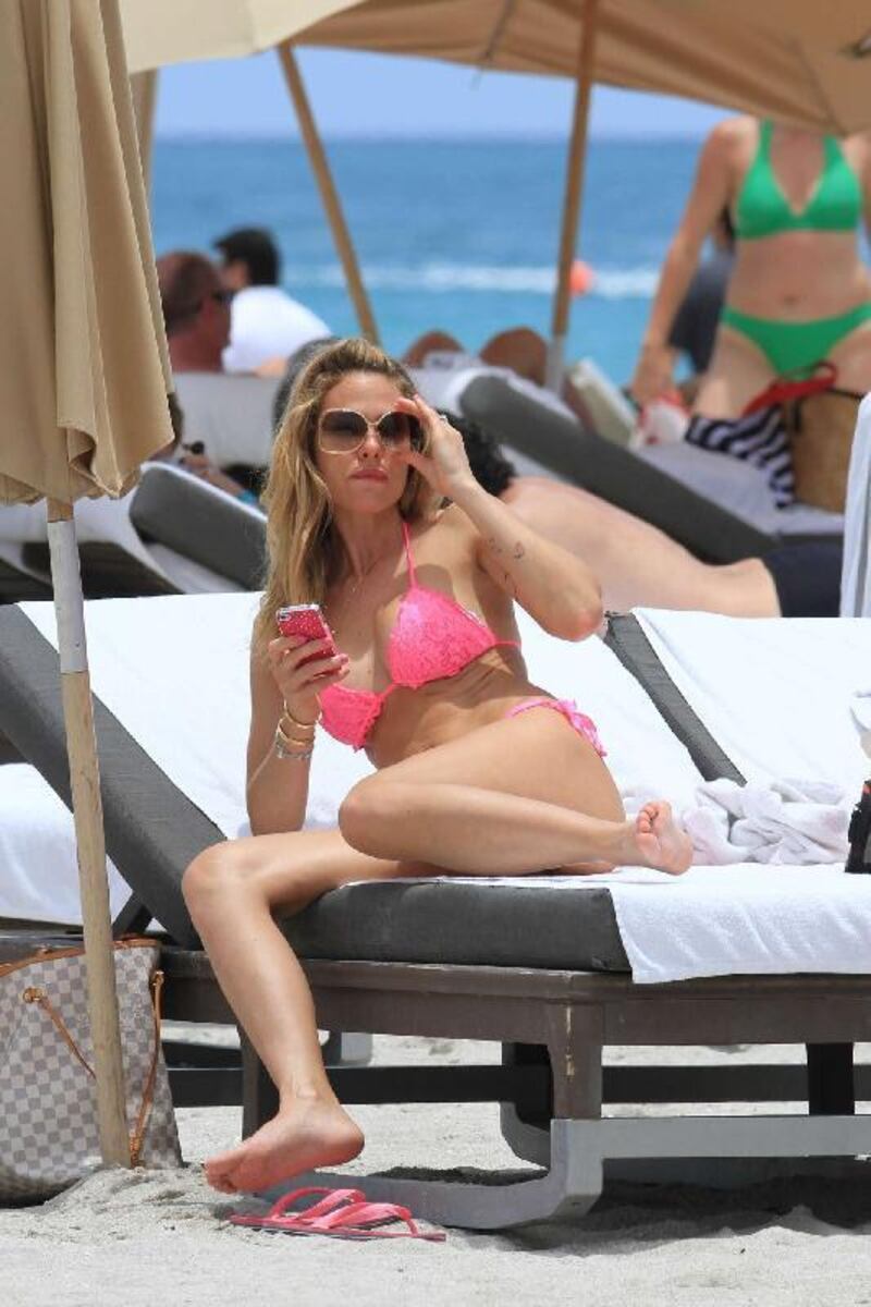 Ilary Blasi, le foto più sexy 42