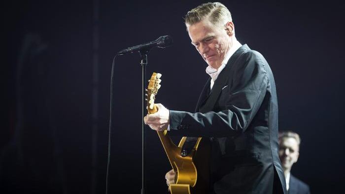 Bryan Adams: "Il mio album in ritardo per colpa sua". Ma ecco cosa è successo davvero