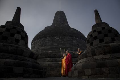 Le celebrazioni per il compleanno di Buddha 3