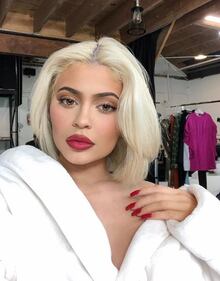 Khloe Kardashian e Kylie Jenner, le foto più sexy 12