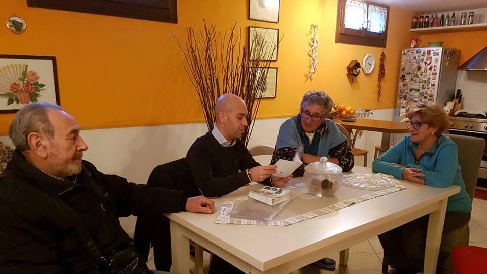 Sarzana, sindaco affronta i cittadini: "Mi insultano? Vado a casa loro"