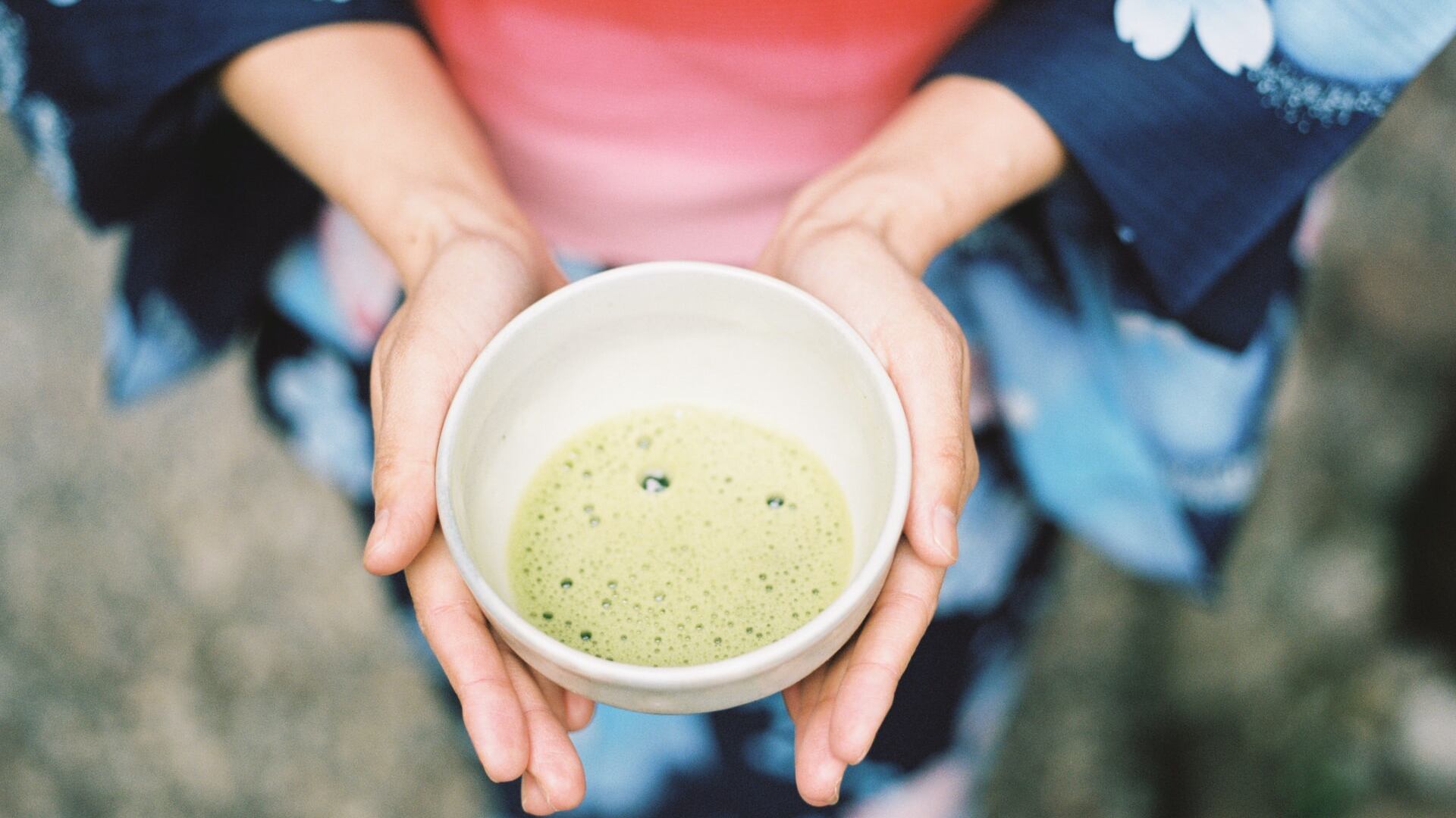 Tè matcha: cosa è, perché fa bene a 60 anni