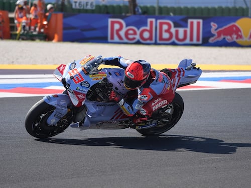 MotoGP, Marquez ci prende gusto e vince anche il GP di San Marino. Bagnaia 2º, disastro Martin