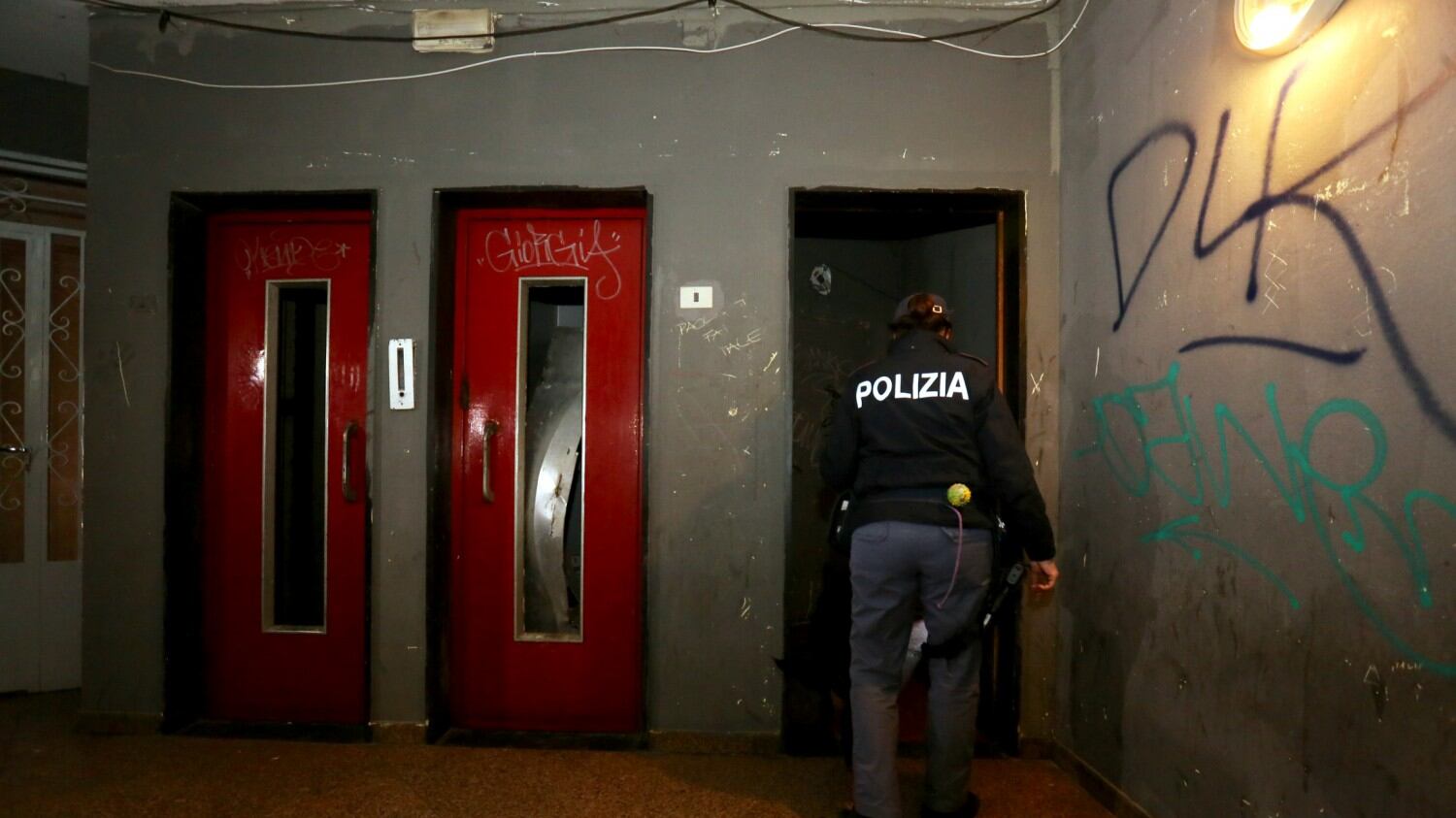 "Niente ferie, mi rubano casa". E spunta il manuale dell'okkupante