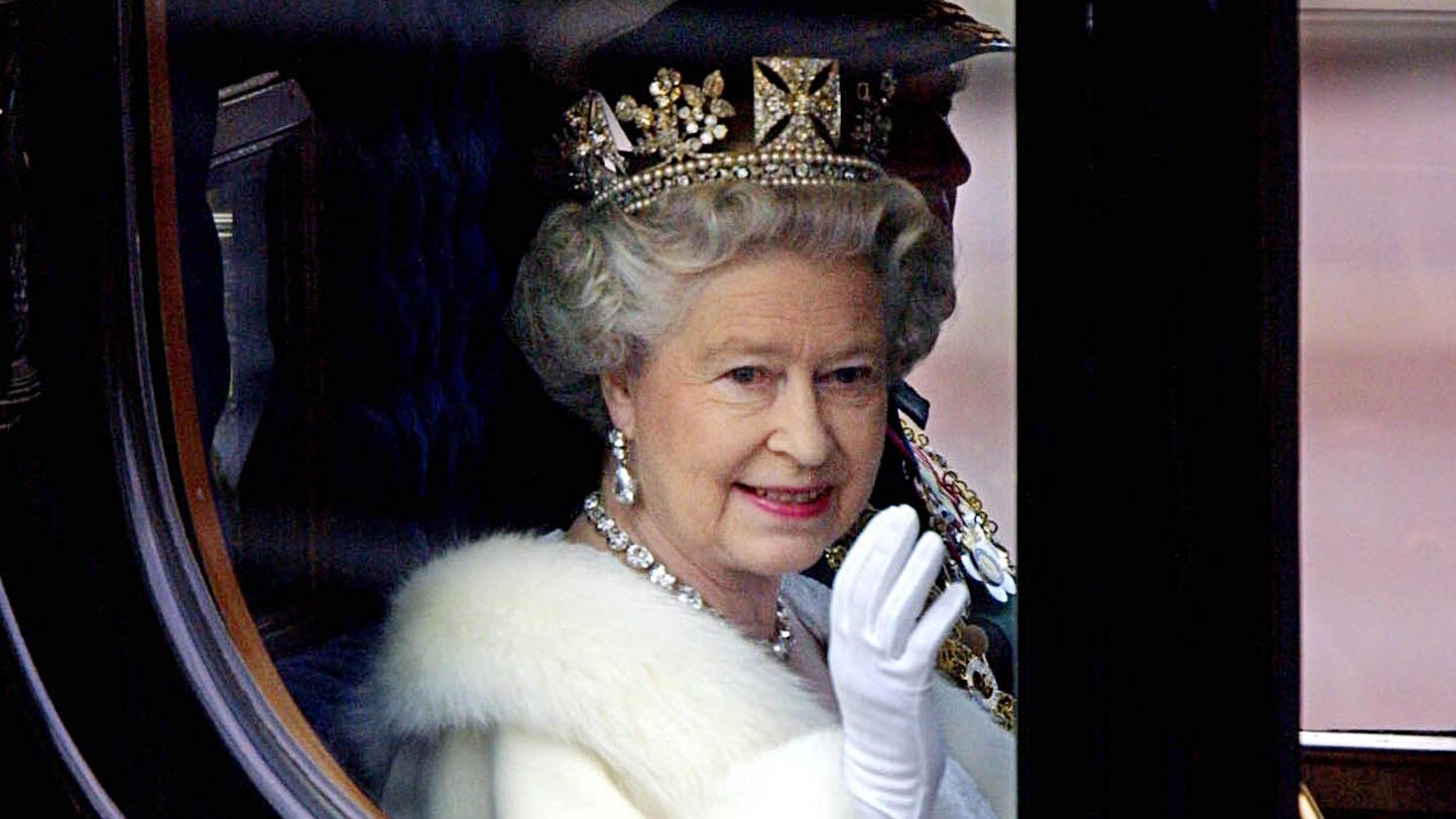 Addio Buckingham Palace. Svolta storica: dove andrà a vivere la Regina