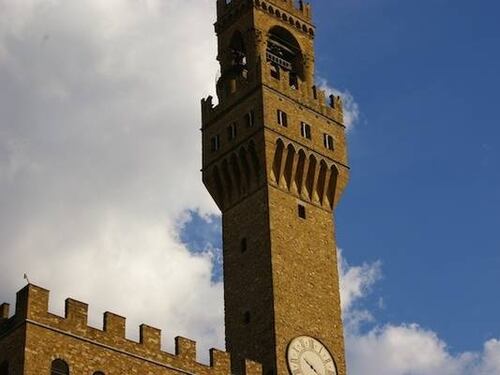 Firenze, bufera sulla mostra affidata alla fidanzata del renziano Carrai