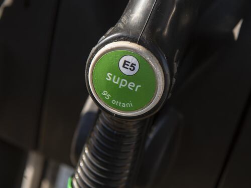 Aumento record in 24 ore: cosa cambia sulla benzina
