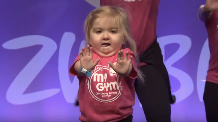 Audrey Netherey: sei anni e con una malattia rara è la star dello Zumba