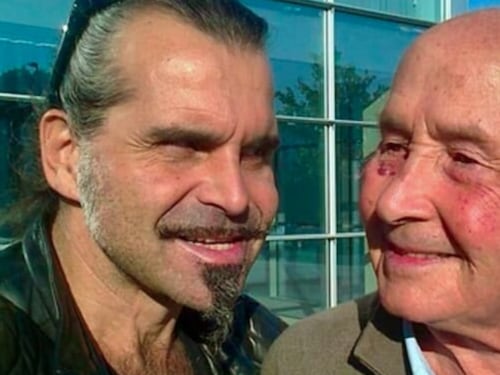 Grave lutto per Piero Pelù, morto il padre. "Sempre orgoglioso di essere tuo figlio"