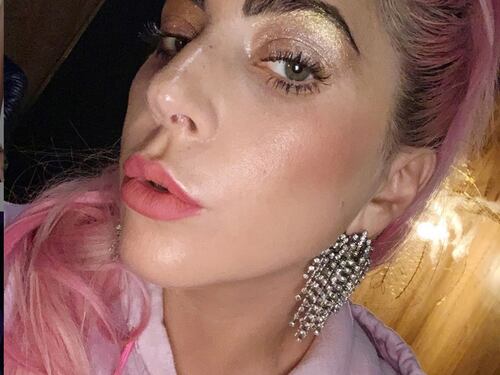 Lady Gaga scatenata al matrimonio dell'amica