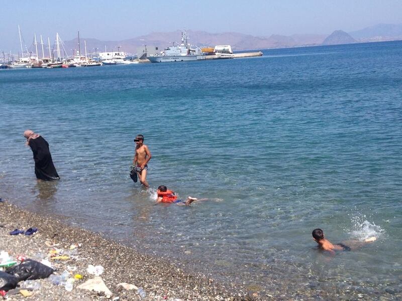 Kos, l'isola trasformata in campo profughi 9