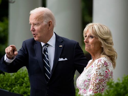 Il Senato Usa blocca la legge sull'aborto. Biden critico
