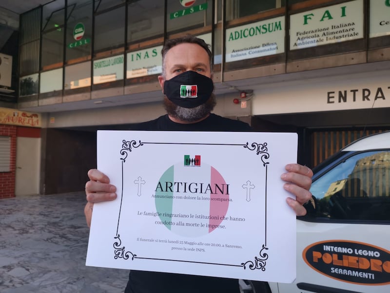 Sanremo: partite iva celebrano funerali delle imprese italiane 14