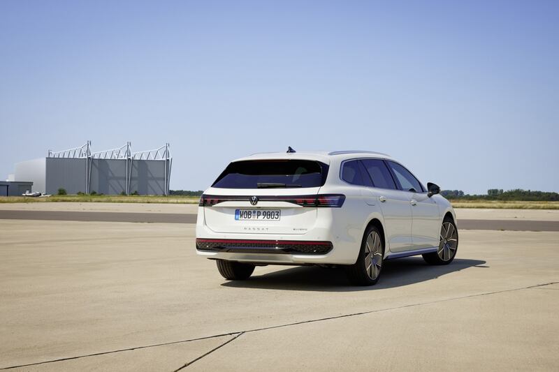 Volkswagen Passat: guarda tutte le foto 14