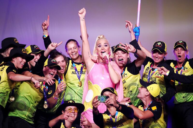 Katy Perry col pancione, foto 8