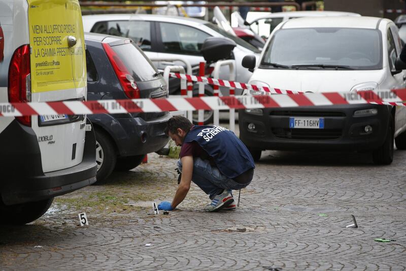 Roma, esplosione in strada: ordigno rudimentale nel parcheggio delle Poste 6