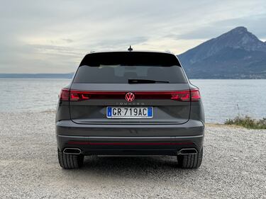 Nuova Volkswagen Touareg 2024, guarda la gallery del nuovo SUV  14