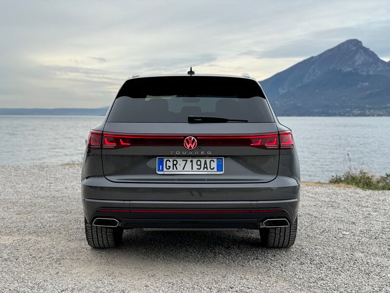 Nuova Volkswagen Touareg 2024, guarda la gallery del nuovo SUV  14