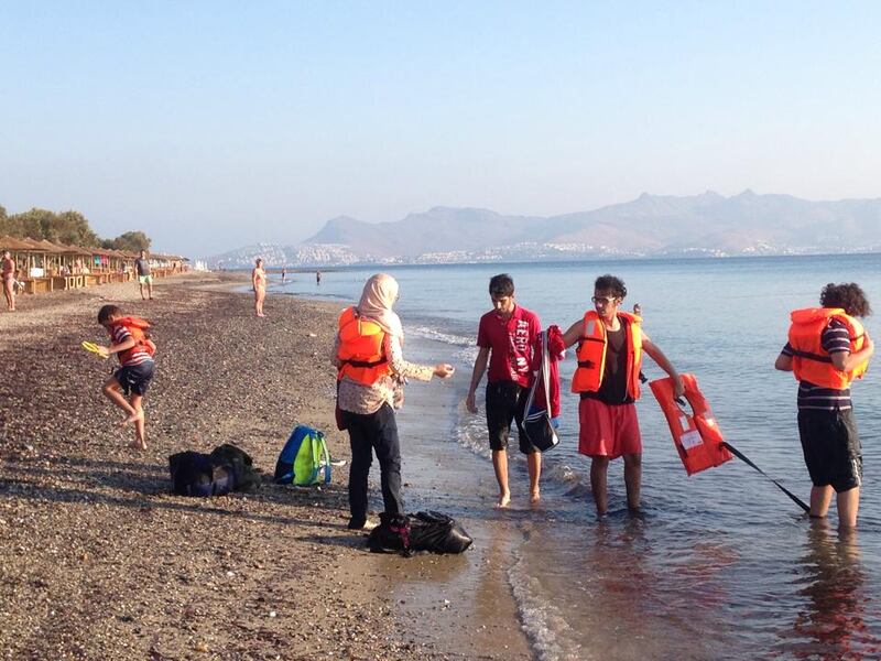 Kos, gli sbarchi ripresi dalla spiaggia 2