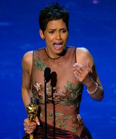 Halle Berry, sexy e talentuosa 7