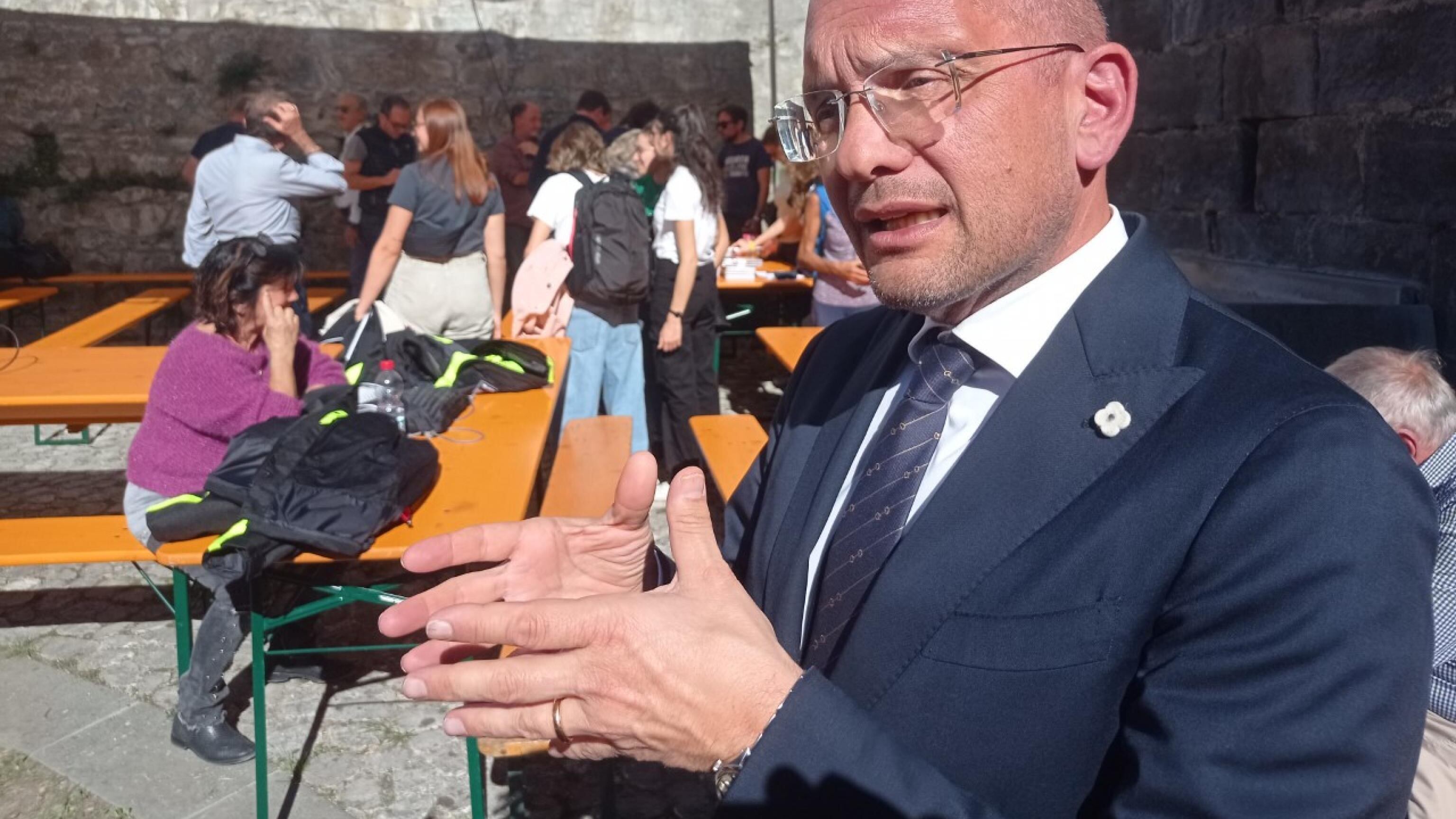 Il Pd senza potere accusa il governo perché fa le nomine. La replica: "Ridicoli"