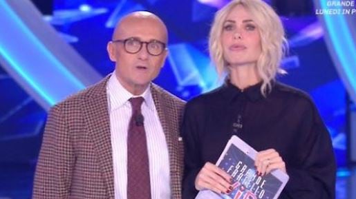 Gf Vip, la rivelazione di Signorini: "La sera della lite Totti era dietro le quinte"