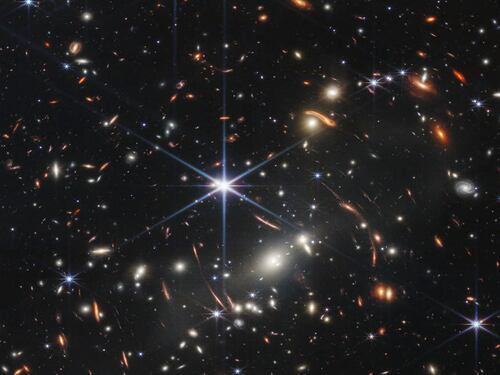 Webb osserva la supernova più antica mai vista: 730 milioni di anni dopo il Big Bang